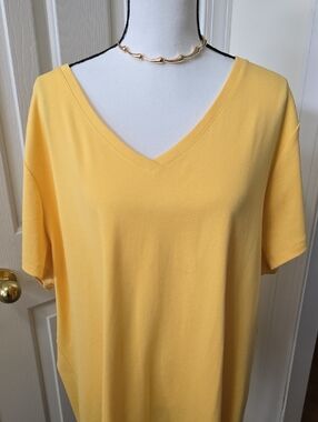 ST. JOHN'S BAY BRAND WOMEN'S PLUS SIZE SHORT SLEEVES DEEP YELLOW TEE SIZE 3X